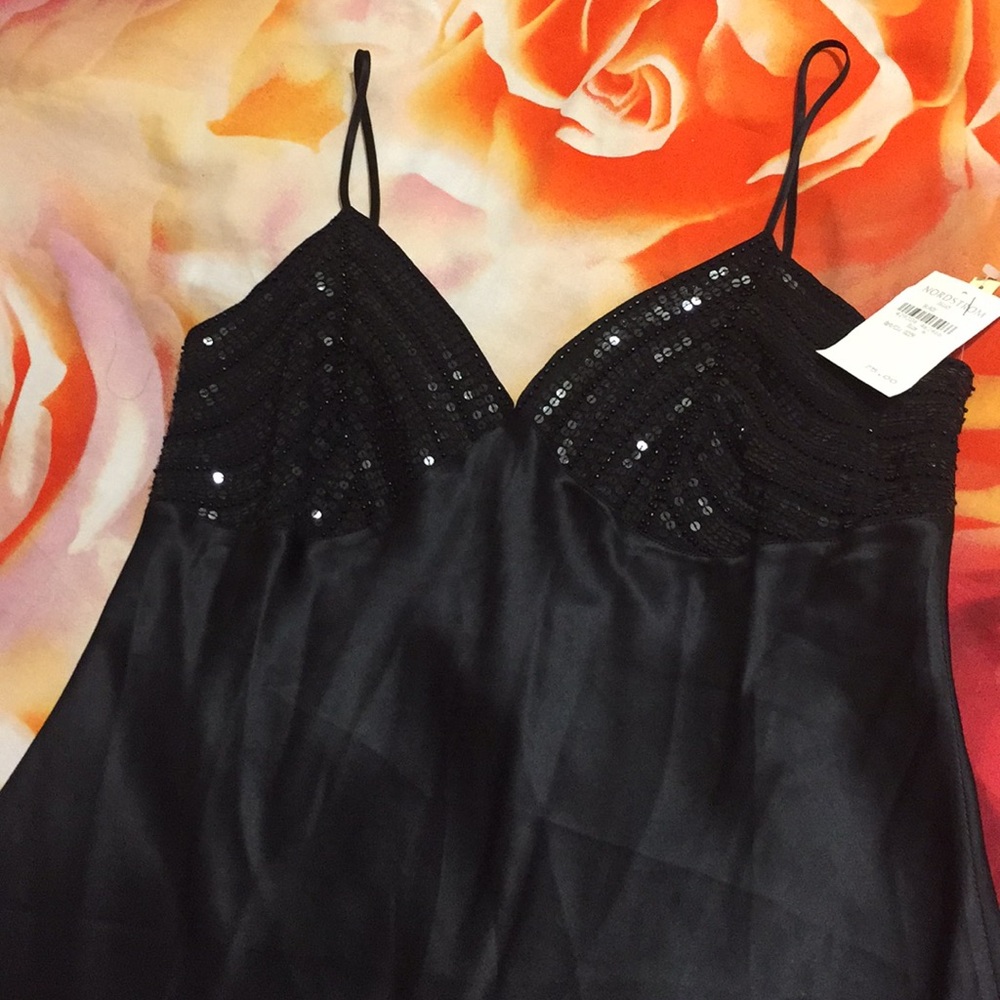 Hush hush Top Size M BNWT